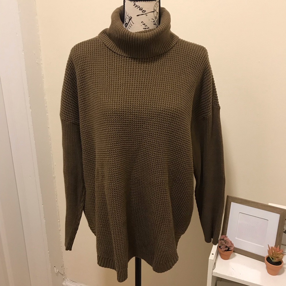 Michael Kors olive green sweater. size 1x